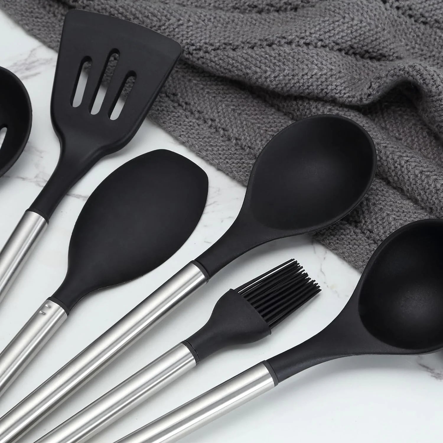 Silicone Cooking Utensils Set, 21 Pcs Safe Food-Grade Kitchen Utensils Set with Holder, Bpa-Free, Non-Stick Heat Resistant Silicone Cookware with Stainless Steel Handle, Black